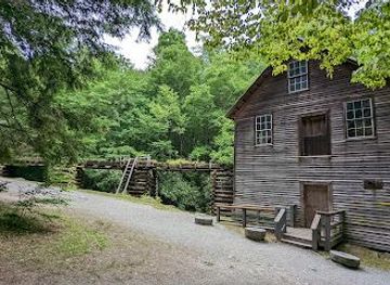 tennessee/gatlinburg/attraction/mingus-mill