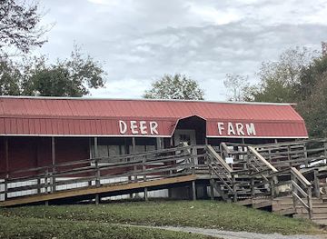 tennessee/great-smoky-mountains/attraction/smoky-mountain-deer-farm-and-exotic-petting-zoo