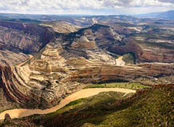 utah/flaming-gorge-national-recreation-area/attraction/dinosaur-national-monument