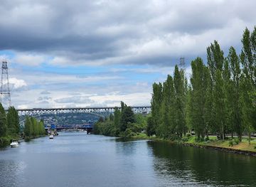 washington/olympic-national-park/attraction/aurora-bridge