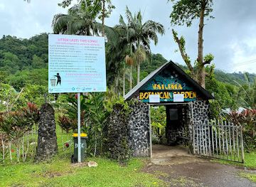 samoa/papaseea-sliding-rocks/attraction/robert-louis-stevenson-tomb-trail