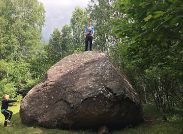 estonia/kuressaare/attraction/boulder-piretikivi