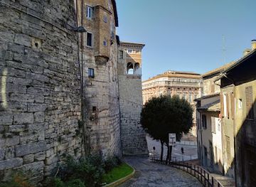 italy/perugia/attraction/mura-etrusche