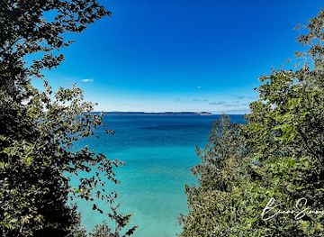 michigan/sleeping-bear-dunes-national-lakeshore/attraction/whaleback-natural-area-the-leelanau-conservancy