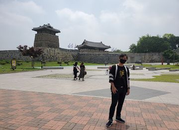 south-korea/gyeonggi-province/attraction/hwaseomun-gate
