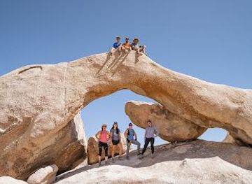 california/palm-desert/attraction/arch-rock-nature-trail