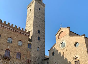 italy/san-gimignano/attraction/piazza-del-duomo