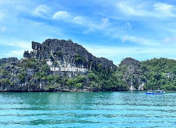 malaysia/langkawi-archipelago/attraction/dataran-tanjung-rhu-medan-niaga-tanjung-rhu