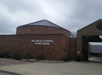illinois/champaign/attraction/william-m-staerkel-planetarium
