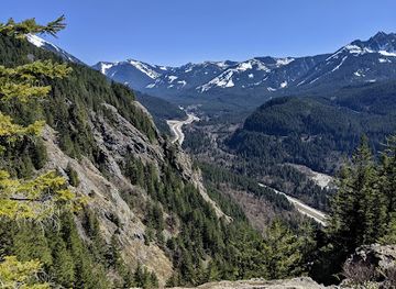 washington/snoqualmie-pass/attraction/dirty-harry-s-balcony-trailhead