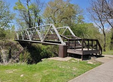 virginia/arlington/attraction/waxahachie-creek-hike-bike-trail
