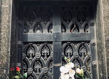 argentina/buenos-aires/attraction/panteon-de-eva-peron