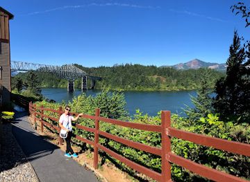 oregon/hood-river/attraction/bridge-of-the-gods-mural