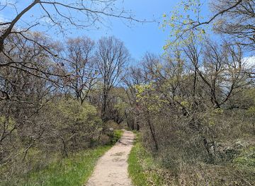 rhode-island/trustom-pond-national-wildlife-refuge/attraction/trustom-pond-national-wildlife-refuge-visitor-contact-station