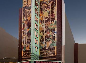 california/oakland/attraction/paramount-theatre-oakland