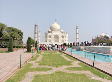 india/agra/taj-ganj/attraction/mughal-garden