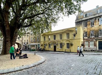 united-kingdom/bath/attraction/the-giant-plane-tree
