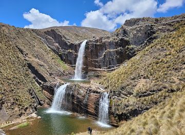 peru/junin/attraction/waterfall-carispaccha