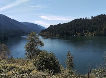 oregon/columbia-river-gorge/attraction/historic-columbia-river-highway-state-trail-bridge-of-the-gods-trailhead