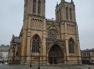united-kingdom/cardiff/attraction/bristol-cathedral