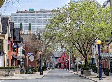 canada/golden-horseshoe/attraction/village-of-yorkville-park