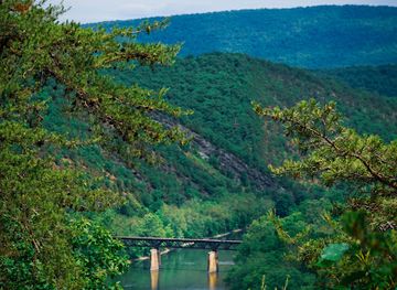 maryland/appalachian-plateau/attraction/paw-paw-tunnel