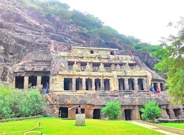 india/andhra-pradesh/attraction/undavalli-cave-temple
