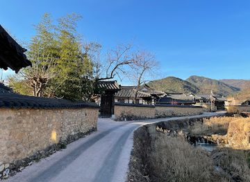 south-korea/south-jeolla-province/attraction/hwangsan-traditional-hanok-village