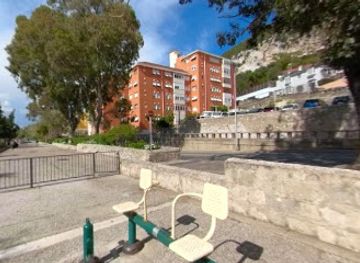 gibraltar/little-bay/attraction/saluting-battery-promenade