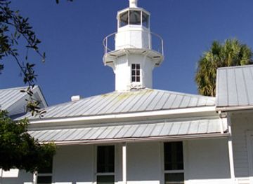 florida/cedar-key/attraction/cedar-keys-seahorse-key-lighthouse-cedar-key-highpoint-2