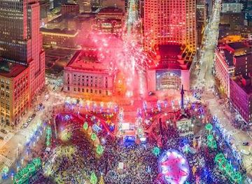 ohio/akron/attraction/cleveland-public-square