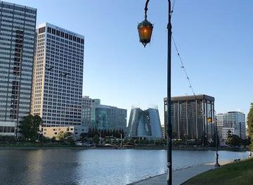 california/oakland/attraction/lake-merritt