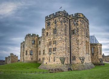 united-kingdom/newcastle-upon-tyne/attraction/alnwick-castle