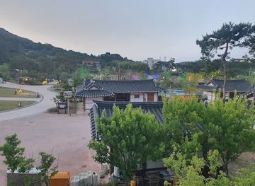 south-korea/south-chungcheong-province/attraction/naepo-bobusang-chon
