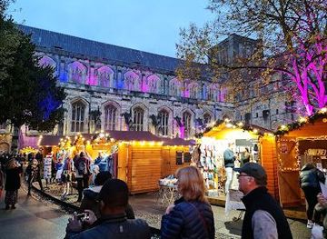 united-kingdom/berkshire/attraction/winchester-cathedral-christmas-market