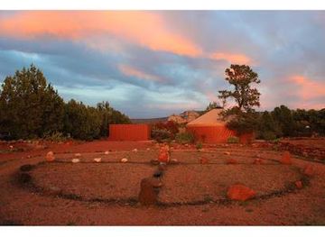 arizona/red-rock-country/attraction/sedona-spirit-journeys-and-vortex-tours