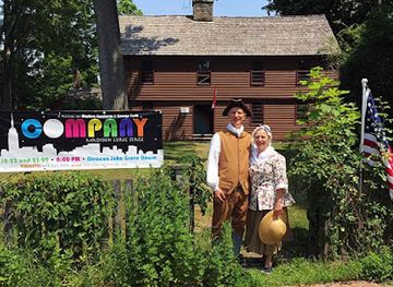 connecticut/hammonasset-beach-state-park/attraction/deacon-john-grave-house