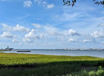 south-carolina/lowcountry/attraction/mount-pleasant-pier