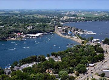 iowa/iowa-great-lakes/attraction/the-queen-ii