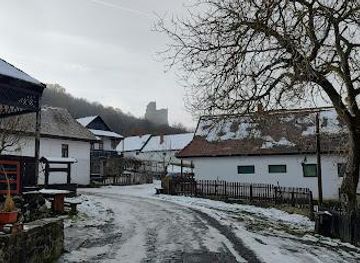 hungary/salgotarjan/attraction/holloko-ofalu-rezervatum