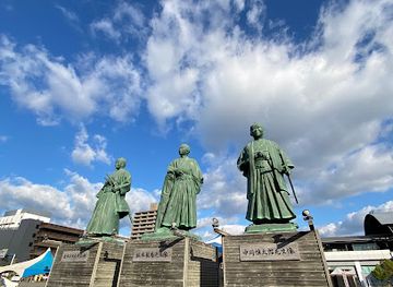 japan/shikoku-island/attraction/statues-of-the-three-tosa-samurai