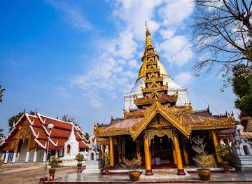 thailand/northern-thailand/attraction/wat-phra-kaew-don-tao-suchadaram