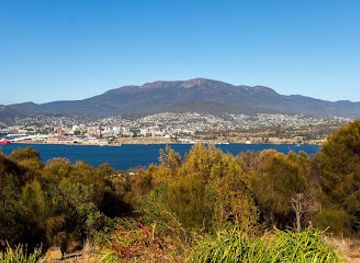 australia/tasmania/attraction/rosny-hill-lookout