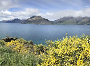 new-zealand/fiordland-national-park/attraction/kepler-track-limestone-rock-walk
