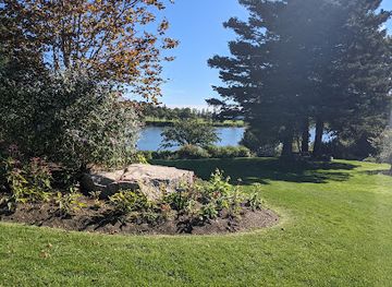 maine/mount-desert-island/attraction/charlotte-rhoades-butterfly-park