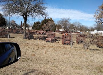 oklahoma/oklahoma-city/attraction/model-t-graveyard