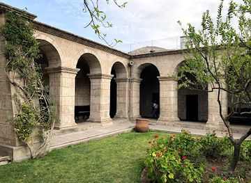 peru/arequipa/historic-centre-of-arequipa/attraction/museum-of-virreinal-art-santa-teresa