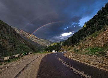 pakistan/hunza-valley/attraction/kiswah-waterfall
