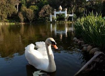 california/glendale/attraction/srf-lake-shrine-reservation-required