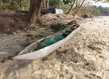 sierra-leone/tacugama-chimpanzee-sanctuary/attraction/bureh-secret-beach